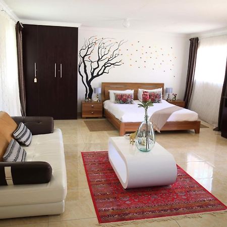Denver Echo Exec. Guest House Maseru Esterno foto