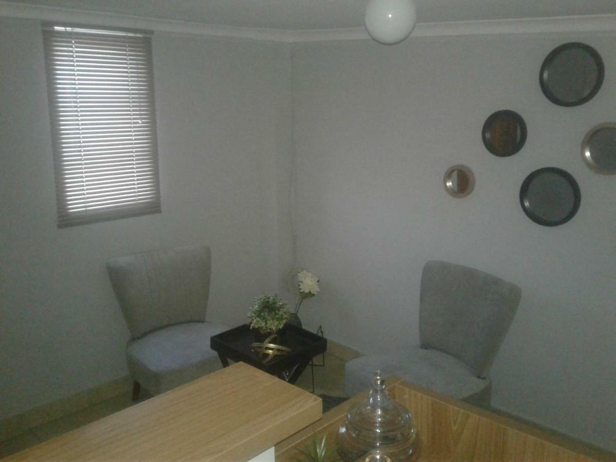 Denver Echo Exec. Guest House Maseru Esterno foto